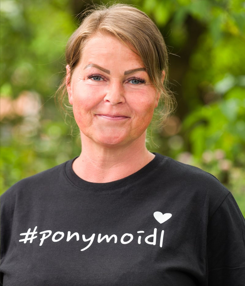 Cindy-Ponyschule-Tanja-Wein-2-min cindy-ponyschule-tanja-wein-min