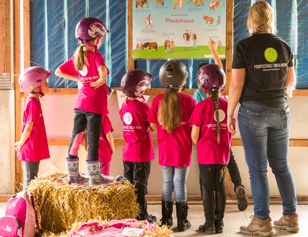 Ponyschule_Tanja_Wein-Reiten-lernen-1